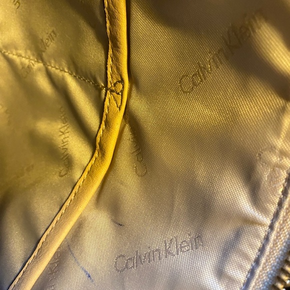 Calvin Klein Beige Angelina soft pebbled leather hand/shoulder, crossbody hobo. - Picture 11 of 13